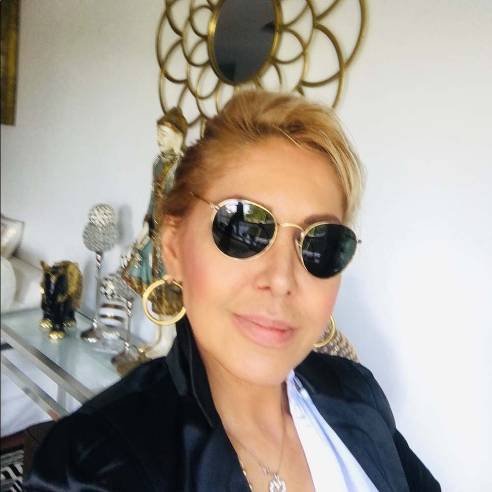 Ray Ban original and Chic UVA Sunglasses.Dark tint